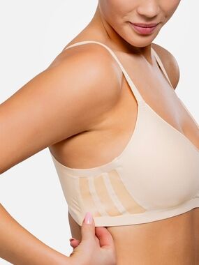 NWOT Underfit 2X 1277 The Pureshape Bra